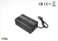 72V 6A Hochspg-Ladegerät 2,5 Kilogramm für Batterie LiFePO4 verpackt mit schwarzem silbernem Kasten